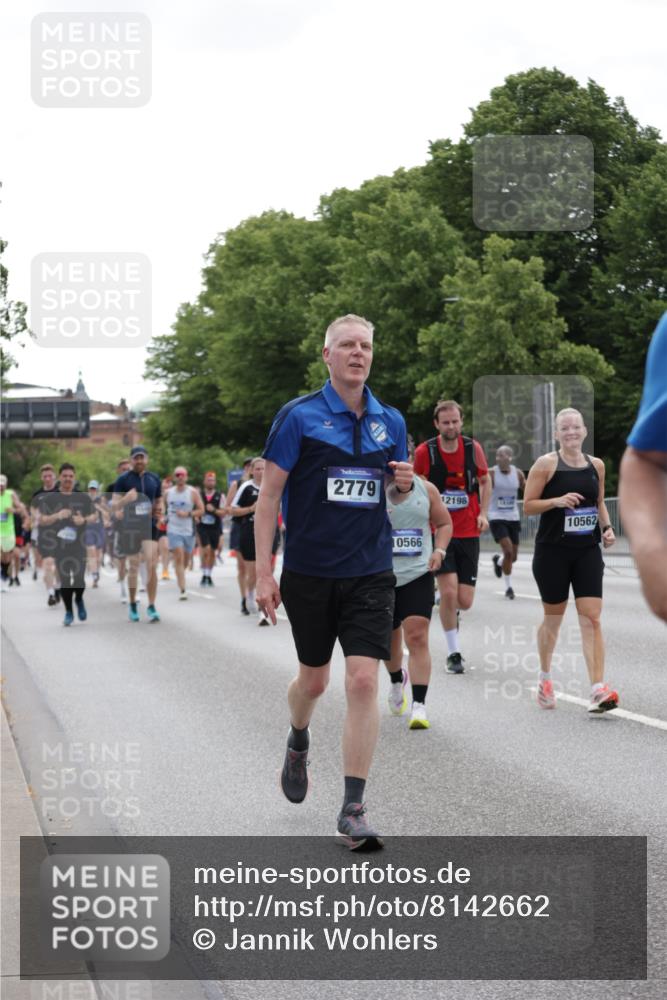 29.06.2025 - hella hamburg halbmarathon Jannik Wohlers http://msf.ph/oto/8142662 29.06.2025 10:44:39 Lombardsbrücke 1024, 1273, 1629, 1685, 1924, 2007, 2779, 3570, 4186, 4275, 4337, 5190, 6509, 6841, 6888, 7699, 7912, 8594, 8762, 8907, 9036, 10562, 10566, 10668, 10707, 12198, 12332, 12334, 12394, 13039, 13261, 13580, 14758, 14777, 15458, 15750, 15751, 15998, 16850, 17521, 18084, 18230, 18294 meine-sportfotos.de