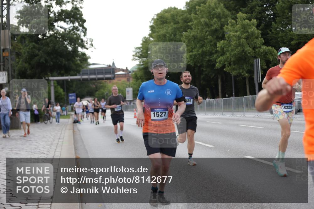 29.06.2025 - hella hamburg halbmarathon Jannik Wohlers http://msf.ph/oto/8142677 29.06.2025 10:07:40 Lombardsbrücke 1079, 1527, 2309, 3328, 4228, 4864, 5287, 7348, 8585, 9966, 12658, 12893, 13458, 15785, 16809, 18325, 18531 meine-sportfotos.de