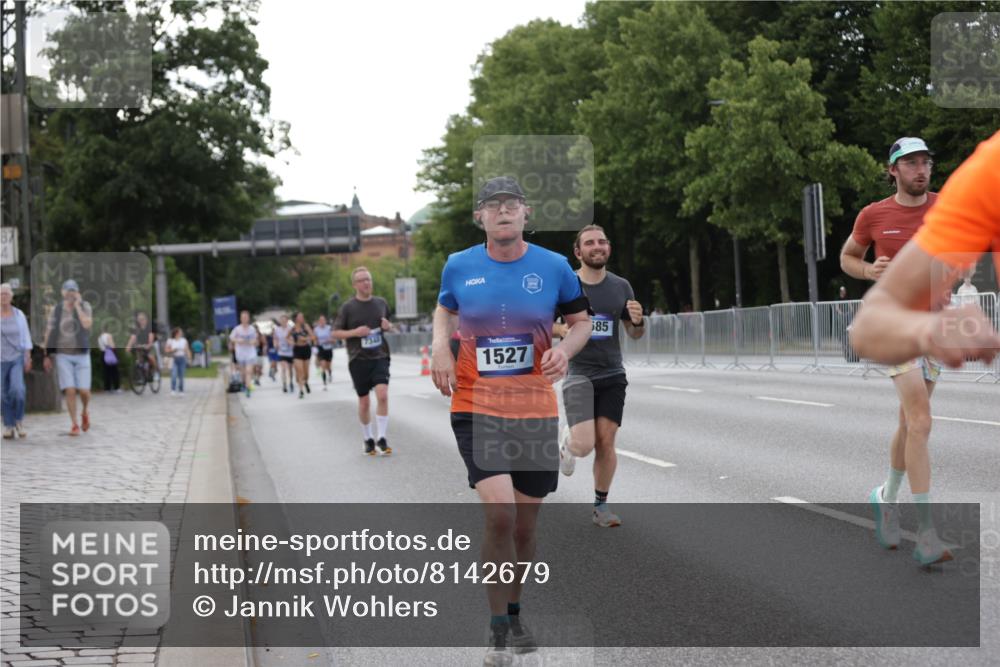 29.06.2025 - hella hamburg halbmarathon Jannik Wohlers http://msf.ph/oto/8142679 29.06.2025 10:07:40 Lombardsbrücke 1079, 1527, 2309, 3328, 4228, 4864, 5287, 7348, 8585, 9966, 12658, 12893, 13458, 15785, 16809, 18325, 18531 meine-sportfotos.de