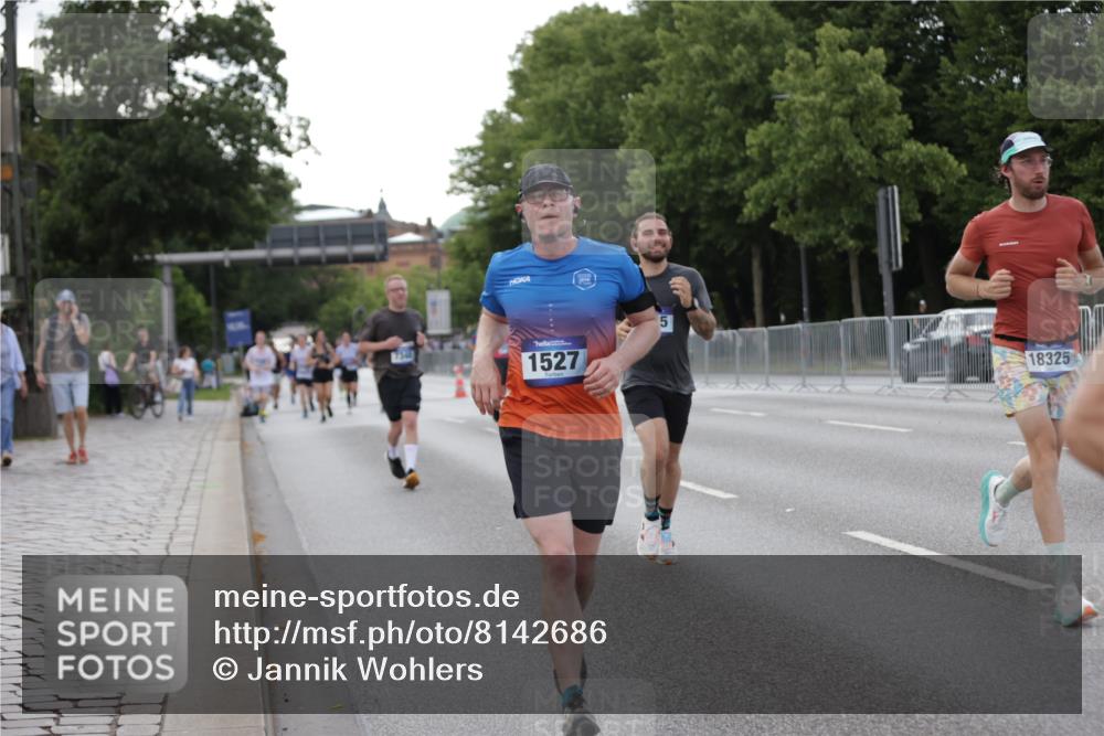 29.06.2025 - hella hamburg halbmarathon Jannik Wohlers http://msf.ph/oto/8142686 29.06.2025 10:07:40 Lombardsbrücke 1079, 1527, 2309, 3328, 4228, 4864, 5287, 7348, 8585, 9966, 12658, 12893, 13458, 15785, 16809, 18325, 18531 meine-sportfotos.de