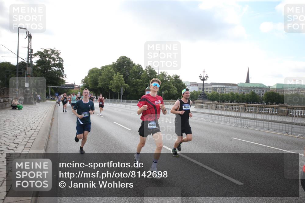 29.06.2025 - hella hamburg halbmarathon Jannik Wohlers http://msf.ph/oto/8142698 29.06.2025 09:45:34 Lombardsbrücke 1080, 1686, 1894, 2460, 4463, 4812, 5187, 5550, 6169, 6495, 6878, 7186, 7880, 7965, 8062, 9345, 10270, 10453, 10484, 11199, 12189, 12232, 12681, 13167, 13343, 13686, 13754, 14167, 14548, 14549, 14622, 14699, 15054, 15326, 15507, 15835, 16148, 16695, 16724, 16755, 16963, 17056, 17117, 17322, 17691, 18135, 18854, 19022, 19118 meine-sportfotos.de