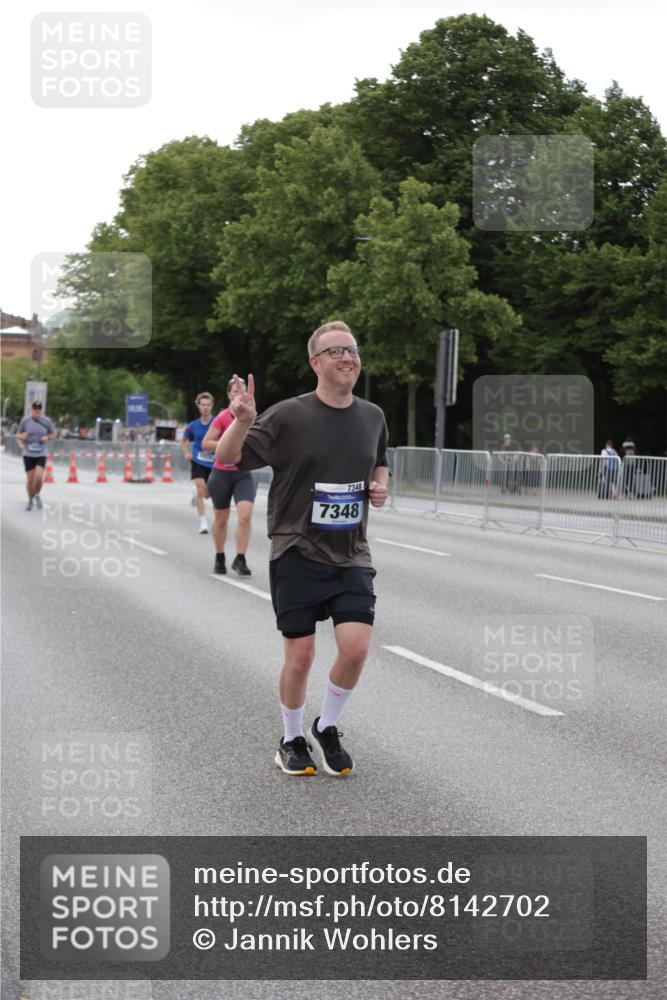 29.06.2025 - hella hamburg halbmarathon Jannik Wohlers http://msf.ph/oto/8142702 29.06.2025 10:07:44 Lombardsbrücke 1527, 2427, 5287, 5926, 7198, 7348, 8585, 9616, 10609, 10857, 12658, 12893, 13014, 15785, 16809, 18325, 18531 meine-sportfotos.de