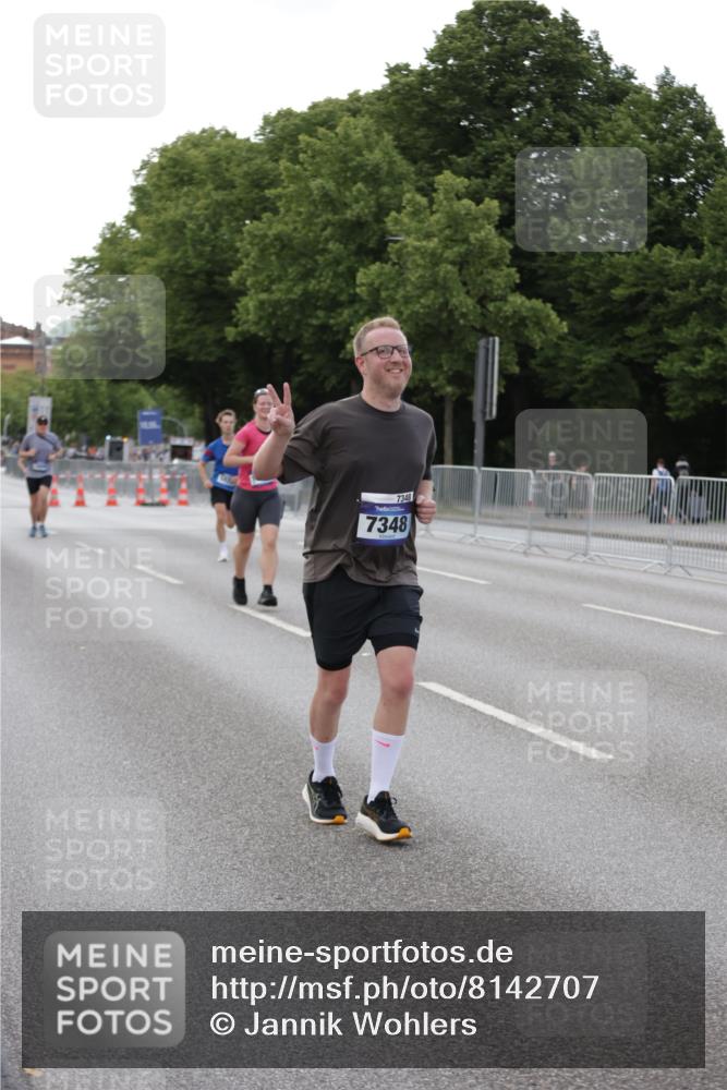 29.06.2025 - hella hamburg halbmarathon Jannik Wohlers http://msf.ph/oto/8142707 29.06.2025 10:07:44 Lombardsbrücke 1527, 2427, 5287, 5926, 7198, 7348, 8585, 9616, 10609, 10857, 12658, 12893, 13014, 15785, 16809, 18325, 18531 meine-sportfotos.de