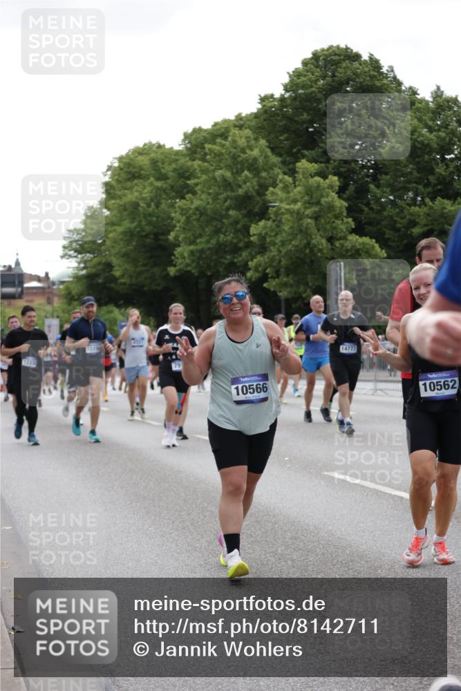 29.06.2025 - hella hamburg halbmarathon Jannik Wohlers http://msf.ph/oto/8142711 29.06.2025 10:44:41 Lombardsbrücke 1024, 1273, 1629, 1685, 1924, 2007, 2779, 3160, 3164, 3570, 4186, 4275, 4337, 4851, 5190, 6509, 6888, 7699, 7912, 8594, 8762, 8907, 9036, 10562, 10566, 10668, 10707, 11393, 12198, 12332, 12334, 12394, 12793, 13039, 13261, 13580, 14513, 14758, 14777, 15458, 15750, 15751, 15998, 16850, 17521, 18084, 18230, 18294 meine-sportfotos.de