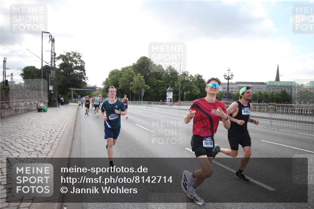 29.06.2025 - hella hamburg halbmarathon Jannik Wohlers http://msf.ph/oto/8142714 29.06.2025 09:45:34 Lombardsbrücke 1080, 1686, 1894, 2460, 4463, 4812, 5187, 5550, 6169, 6495, 6878, 7186, 7880, 7965, 8062, 9345, 10270, 10453, 10484, 11199, 12189, 12232, 12681, 13167, 13343, 13686, 13754, 14167, 14548, 14549, 14622, 14699, 15054, 15326, 15507, 15835, 16148, 16695, 16724, 16755, 16963, 17056, 17117, 17322, 17691, 18135, 18854, 19022, 19118 meine-sportfotos.de