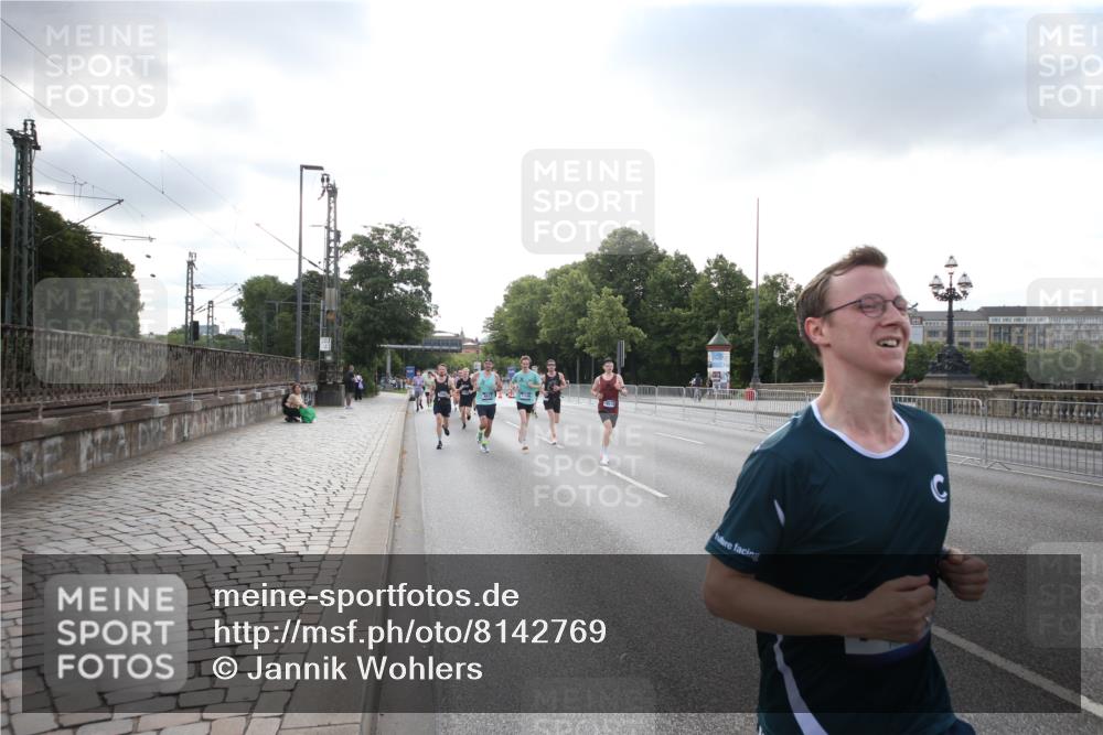 29.06.2025 - hella hamburg halbmarathon Jannik Wohlers http://msf.ph/oto/8142769 29.06.2025 09:45:35 Lombardsbrücke 1080, 1686, 1894, 2460, 4463, 4812, 5187, 5550, 6169, 6495, 6878, 7055, 7186, 7880, 7965, 8062, 9345, 10270, 10453, 10484, 11199, 12189, 12232, 12681, 13167, 13343, 13686, 13754, 14167, 14548, 14549, 14699, 15054, 15115, 15326, 15507, 15835, 16148, 16507, 16695, 16963, 17056, 17117, 17322, 17691, 17768, 18135, 18854, 19022, 19118 meine-sportfotos.de