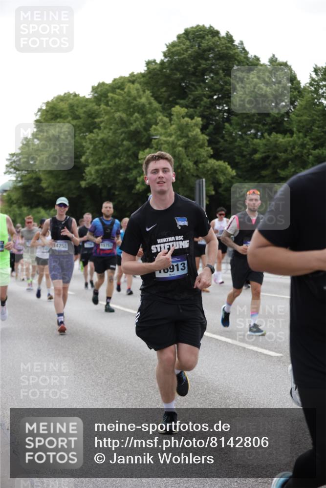 29.06.2025 - hella hamburg halbmarathon Jannik Wohlers http://msf.ph/oto/8142806 29.06.2025 10:44:47 Lombardsbrücke 1024, 1685, 1798, 2007, 2779, 3160, 3164, 3879, 3993, 4099, 4102, 4186, 4337, 4504, 4820, 4851, 5099, 5108, 5190, 5636, 6509, 6763, 6788, 6980, 7699, 7912, 8594, 8605, 8762, 8907, 10562, 10566, 11119, 11314, 11393, 11473, 11474, 12198, 12332, 12334, 12394, 12415, 12793, 12856, 12905, 13555, 14002, 14185, 14410, 14513, 14758, 14777, 15011, 15450, 15458, 15750, 15751, 15998, 17521, 18084, 18230, 18294 meine-sportfotos.de