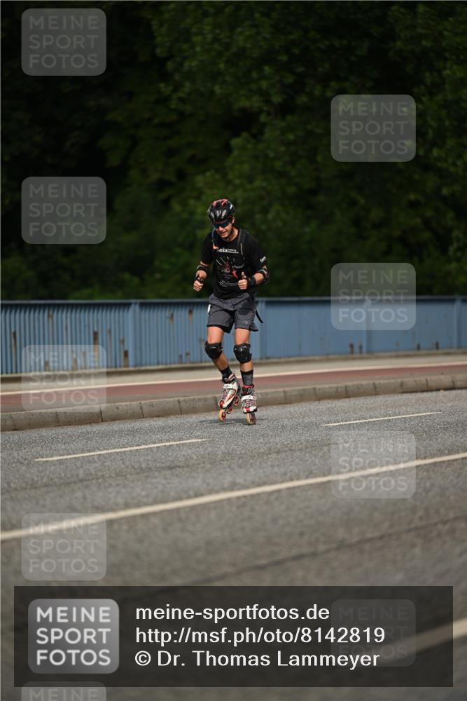 29.06.2025 - hella hamburg halbmarathon Dr. Thomas Lammeyer http://msf.ph/oto/8142819 29.06.2025 09:00:51 Kennedybrücke  meine-sportfotos.de