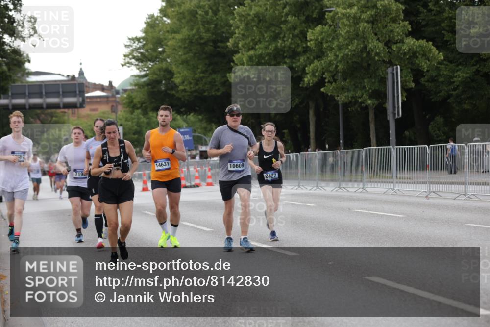 29.06.2025 - hella hamburg halbmarathon Jannik Wohlers http://msf.ph/oto/8142830 29.06.2025 10:07:50 Lombardsbrücke 1527, 2427, 5926, 7198, 7348, 7476, 8585, 9457, 9616, 9823, 10609, 10857, 12658, 13014, 14631, 18325 meine-sportfotos.de