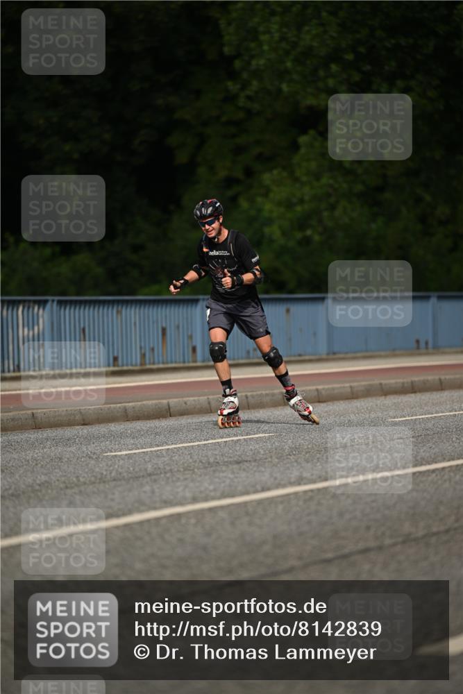 29.06.2025 - hella hamburg halbmarathon Dr. Thomas Lammeyer http://msf.ph/oto/8142839 29.06.2025 09:00:52 Kennedybrücke  meine-sportfotos.de