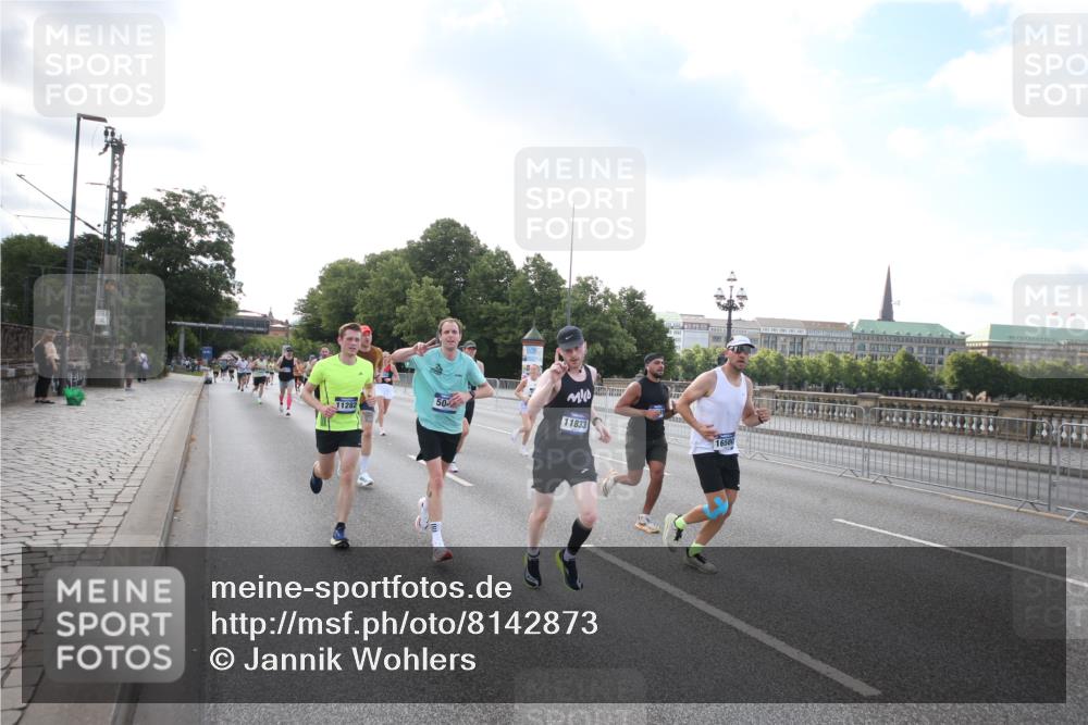 29.06.2025 - hella hamburg halbmarathon Jannik Wohlers http://msf.ph/oto/8142873 29.06.2025 09:45:47 Lombardsbrücke 2525, 3809, 3843, 3955, 4463, 4812, 5042, 6169, 6495, 7055, 7186, 7845, 8956, 9345, 10453, 11199, 11282, 11833, 12189, 14276, 14293, 14548, 14699, 15115, 15391, 15689, 16148, 16507, 16580, 16695, 16963, 17056, 17213, 17768, 17826, 18235, 18562, 18563, 18854, 19022, 19118 meine-sportfotos.de