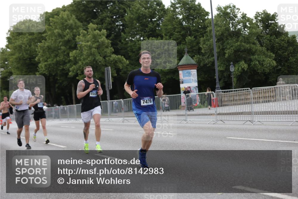 29.06.2025 - hella hamburg halbmarathon Jannik Wohlers http://msf.ph/oto/8142983 29.06.2025 10:07:57 Lombardsbrücke 2427, 5926, 6590, 7198, 7476, 9457, 9616, 9823, 10609, 10857, 11780, 12658, 13014, 14631, 14902, 14965, 15429, 16439 meine-sportfotos.de