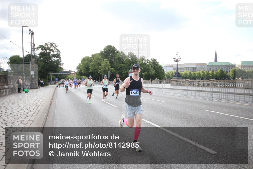 29.06.2025 - hella hamburg halbmarathon Jannik Wohlers http://msf.ph/oto/8142985 29.06.2025 09:45:51 Lombardsbrücke 2525, 3809, 3843, 3955, 4812, 5042, 6169, 6495, 7055, 7534, 7845, 7901, 8864, 8956, 9345, 10453, 10865, 11199, 11282, 11833, 13252, 13617, 14276, 14293, 14699, 15115, 15391, 15689, 16507, 16580, 16695, 16931, 16963, 17056, 17213, 17768, 17826, 18235, 18562, 18563, 19118 meine-sportfotos.de