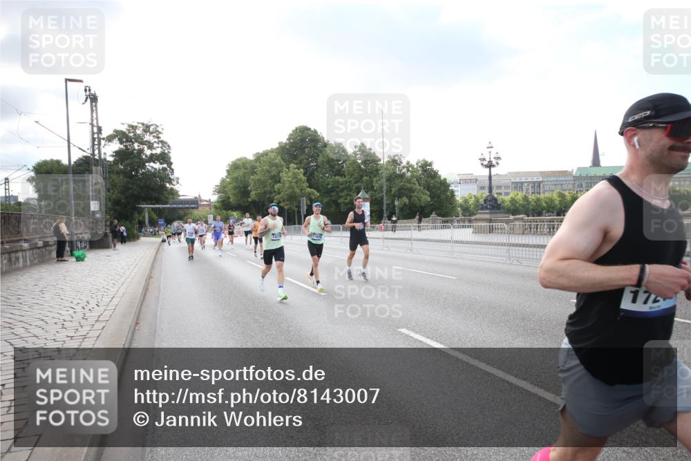 29.06.2025 - hella hamburg halbmarathon Jannik Wohlers http://msf.ph/oto/8143007 29.06.2025 09:45:52 Lombardsbrücke 2525, 3809, 3843, 3955, 5042, 6169, 6495, 7055, 7534, 7845, 7901, 8864, 8956, 9345, 10453, 10865, 11199, 11282, 11833, 13252, 13617, 14276, 14293, 14699, 15115, 15391, 15689, 16507, 16580, 16695, 16931, 16963, 17056, 17213, 17768, 17826, 18235, 18562, 18563, 19118 meine-sportfotos.de