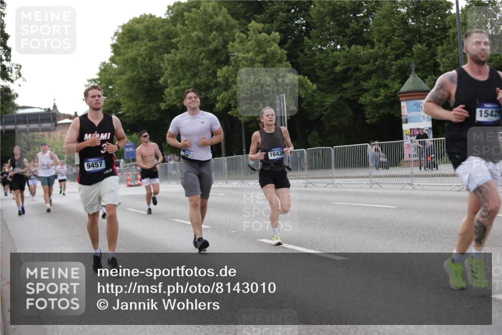 29.06.2025 - hella hamburg halbmarathon Jannik Wohlers http://msf.ph/oto/8143010 29.06.2025 10:07:59 Lombardsbrücke 1427, 2427, 5926, 6590, 7198, 7476, 9457, 9616, 9823, 10609, 10857, 11780, 13014, 14631, 14902, 14965, 15429, 16439 meine-sportfotos.de