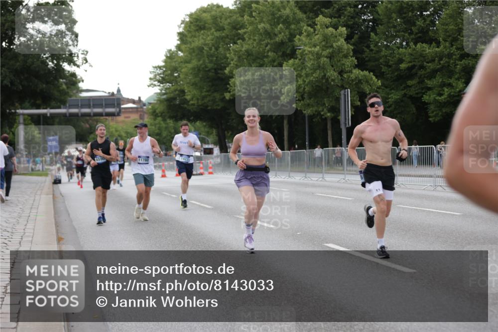 29.06.2025 - hella hamburg halbmarathon Jannik Wohlers http://msf.ph/oto/8143033 29.06.2025 10:08:02 Lombardsbrücke 1427, 2427, 5926, 6590, 7198, 7476, 9457, 9616, 9823, 10092, 10609, 10857, 11780, 13014, 14631, 14902, 14965, 15429, 16439 meine-sportfotos.de