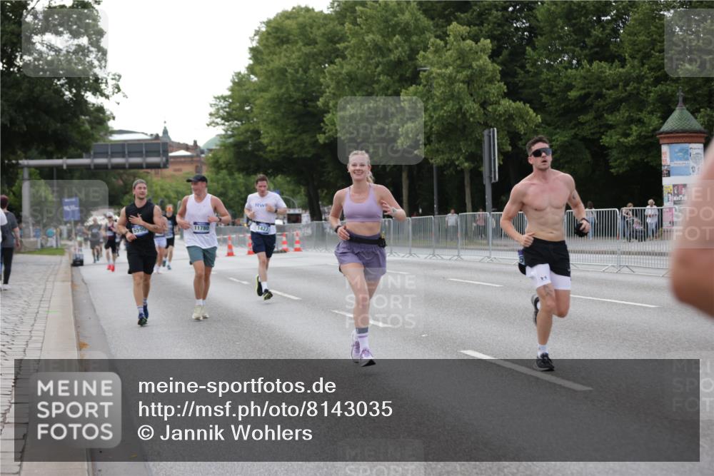 29.06.2025 - hella hamburg halbmarathon Jannik Wohlers http://msf.ph/oto/8143035 29.06.2025 10:08:02 Lombardsbrücke 1427, 2427, 5926, 6590, 7198, 7476, 9457, 9616, 9823, 10092, 10609, 10857, 11780, 13014, 14631, 14902, 14965, 15429, 16439 meine-sportfotos.de