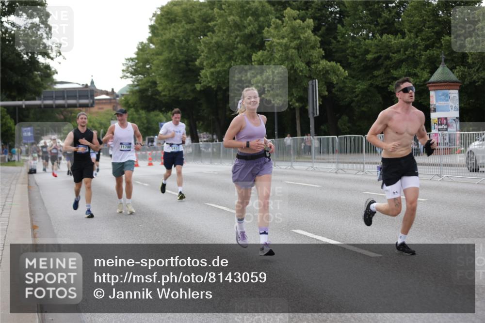 29.06.2025 - hella hamburg halbmarathon Jannik Wohlers http://msf.ph/oto/8143059 29.06.2025 10:08:02 Lombardsbrücke 1427, 2427, 5926, 6590, 7198, 7476, 9457, 9616, 9823, 10092, 10609, 10857, 11780, 13014, 14631, 14902, 14965, 15429, 16439 meine-sportfotos.de