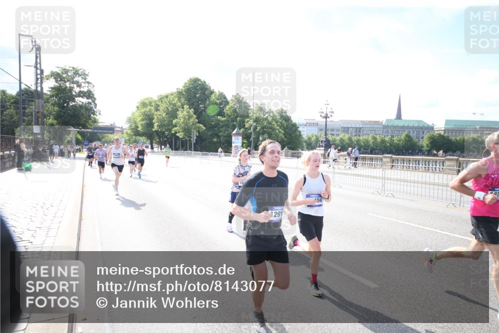 29.06.2025 - hella hamburg halbmarathon Jannik Wohlers http://msf.ph/oto/8143077 29.06.2025 09:47:58 Lombardsbrücke 1290, 1385, 1505, 1710, 1743, 2767, 3959, 4860, 5709, 6829, 7884, 8933, 10404, 10793, 10852, 11620, 11929, 12051, 12488, 12514, 12916, 13483, 13595, 13975, 14875, 14908, 15931, 15959, 16119, 17022, 17217, 17643, 18038, 18103, 18220, 18237, 18679, 18733, 19151 meine-sportfotos.de