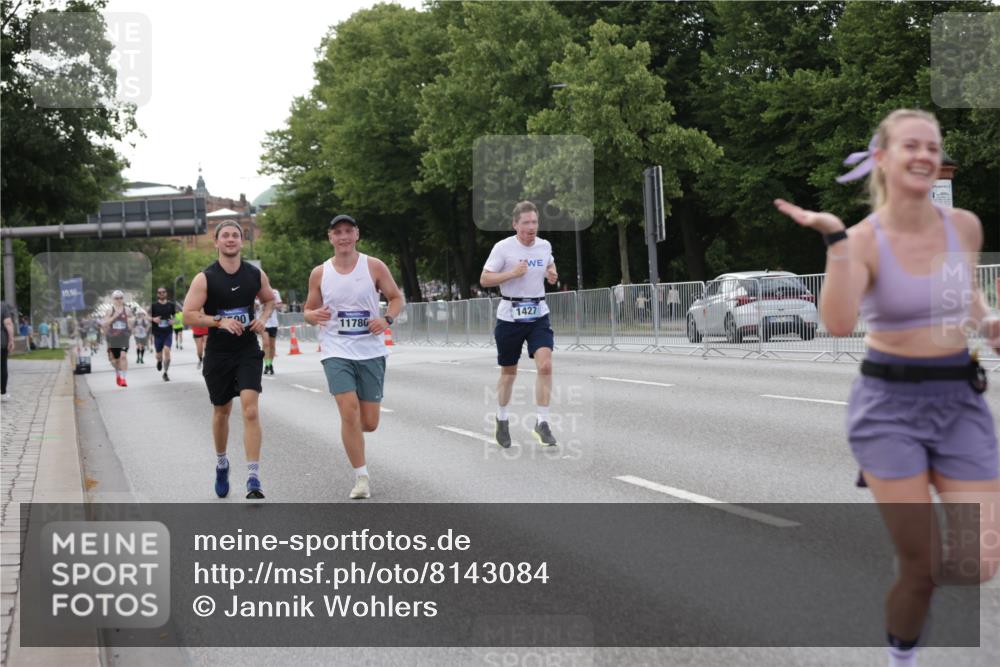29.06.2025 - hella hamburg halbmarathon Jannik Wohlers http://msf.ph/oto/8143084 29.06.2025 10:08:03 Lombardsbrücke 1427, 2427, 5926, 6590, 7198, 7476, 9457, 9616, 9823, 10092, 10609, 10857, 11780, 13014, 14631, 14902, 14965, 15429, 16439 meine-sportfotos.de