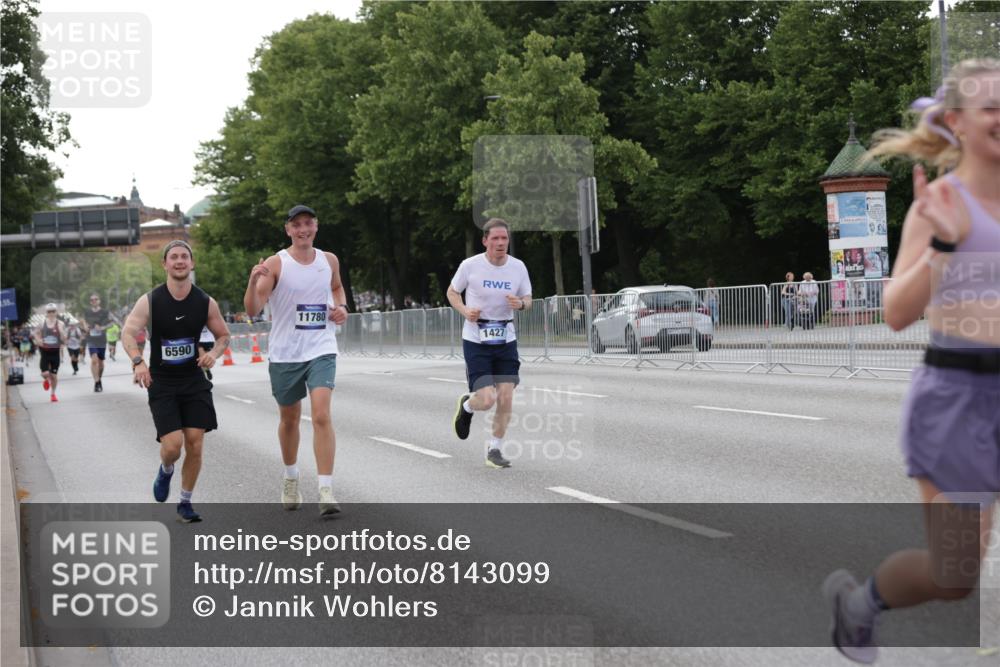 29.06.2025 - hella hamburg halbmarathon Jannik Wohlers http://msf.ph/oto/8143099 29.06.2025 10:08:04 Lombardsbrücke 1427, 2427, 5926, 6590, 7198, 7476, 9457, 9616, 9823, 9951, 9958, 10092, 10857, 11780, 14631, 14902, 14965, 15429, 16439 meine-sportfotos.de