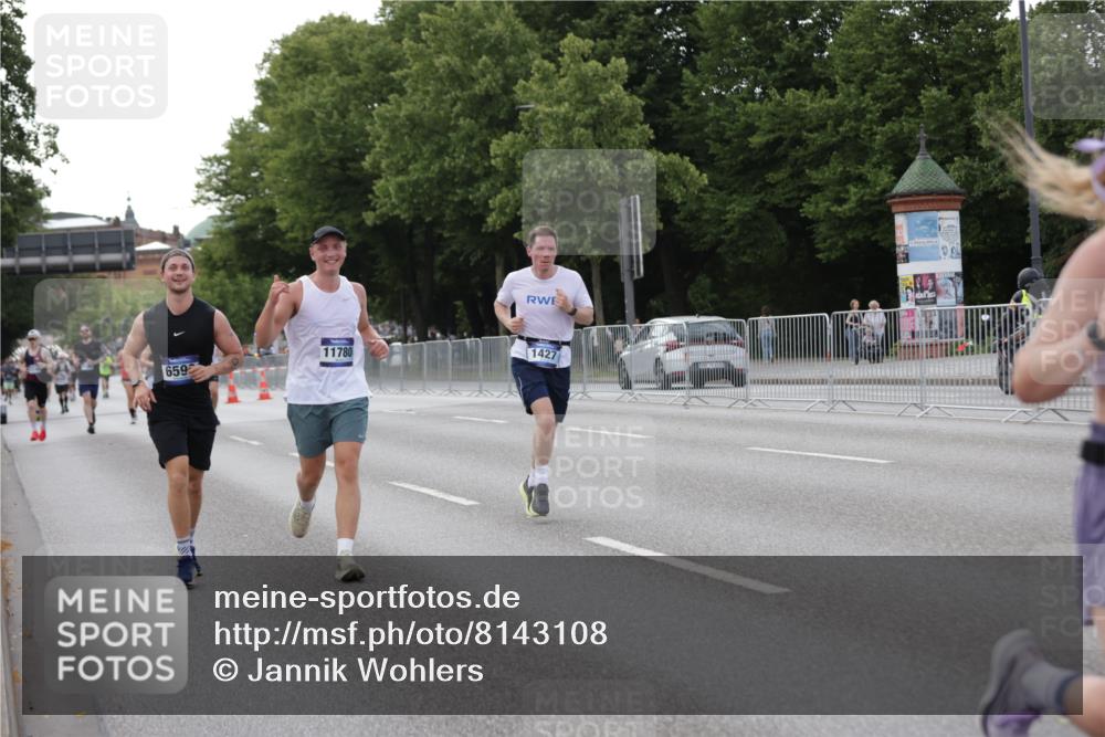 29.06.2025 - hella hamburg halbmarathon Jannik Wohlers http://msf.ph/oto/8143108 29.06.2025 10:08:04 Lombardsbrücke 1427, 2427, 5926, 6590, 7198, 7476, 9457, 9616, 9823, 9951, 9958, 10092, 10857, 11780, 14631, 14902, 14965, 15429, 16439 meine-sportfotos.de