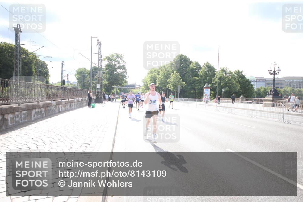 29.06.2025 - hella hamburg halbmarathon Jannik Wohlers http://msf.ph/oto/8143109 29.06.2025 09:47:59 Lombardsbrücke 1290, 1385, 1505, 1710, 1743, 2767, 3959, 4860, 5554, 5709, 6829, 7884, 8933, 9403, 10404, 10793, 10852, 11620, 11929, 12051, 12488, 12514, 12916, 13483, 13595, 13975, 14875, 14908, 15931, 15959, 16119, 17022, 17217, 17643, 17658, 18038, 18103, 18220, 18237, 18679, 18733, 19151 meine-sportfotos.de