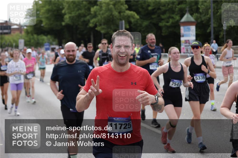 29.06.2025 - hella hamburg halbmarathon Jannik Wohlers http://msf.ph/oto/8143110 29.06.2025 10:45:01 Lombardsbrücke 1713, 1798, 2216, 2217, 2657, 2664, 2973, 3160, 3164, 3357, 3377, 3879, 3993, 4099, 4102, 4224, 4306, 4504, 4820, 4851, 5099, 5108, 5339, 5636, 5949, 6150, 6763, 6788, 6911, 6922, 6980, 7283, 7530, 7541, 7859, 8605, 9620, 10030, 10182, 10225, 10812, 11119, 11314, 11393, 11473, 11474, 11660, 11725, 11726, 12415, 12575, 12793, 12856, 12878, 12905, 13555, 13791, 13862, 14002, 14185, 14232, 14379, 14410, 14513, 14742, 15011, 15450, 15517, 15557, 15692, 18264 meine-sportfotos.de