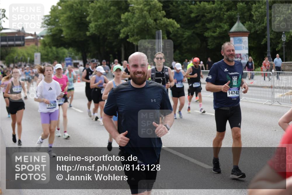 29.06.2025 - hella hamburg halbmarathon Jannik Wohlers http://msf.ph/oto/8143128 29.06.2025 10:45:02 Lombardsbrücke 1713, 1798, 2008, 2216, 2217, 2657, 2664, 2973, 3160, 3164, 3357, 3377, 3879, 3993, 4099, 4102, 4224, 4306, 4504, 4820, 4851, 5099, 5108, 5339, 5636, 5949, 6150, 6763, 6788, 6911, 6922, 6980, 7283, 7530, 7541, 7859, 8605, 8745, 9620, 10030, 10182, 10225, 10812, 11119, 11314, 11473, 11474, 11660, 11725, 11726, 12415, 12575, 12793, 12856, 12878, 12905, 13555, 13791, 13862, 14002, 14185, 14232, 14379, 14410, 14513, 14742, 15011, 15450, 15517, 15557, 15692, 18264 meine-sportfotos.de