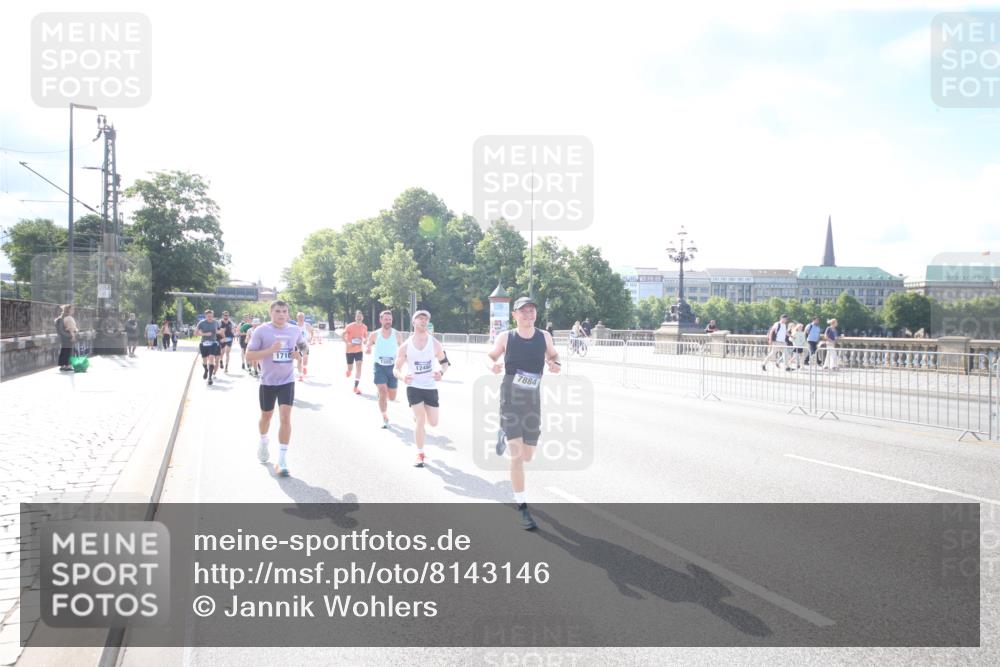 29.06.2025 - hella hamburg halbmarathon Jannik Wohlers http://msf.ph/oto/8143146 29.06.2025 09:48:01 Lombardsbrücke 1290, 1505, 1710, 2767, 4860, 5554, 5709, 6829, 7884, 8933, 9403, 10404, 10793, 10852, 11929, 12051, 12488, 12514, 12916, 13483, 13595, 13975, 14875, 15931, 15959, 16119, 17005, 17022, 17217, 17643, 17658, 18038, 18103, 18220, 18237, 18679, 18733, 18802, 19151 meine-sportfotos.de