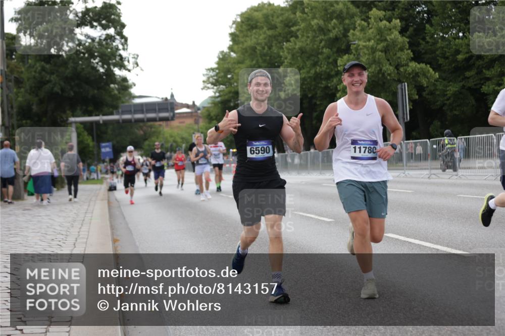 29.06.2025 - hella hamburg halbmarathon Jannik Wohlers http://msf.ph/oto/8143157 29.06.2025 10:08:05 Lombardsbrücke 1427, 6100, 6590, 7198, 7476, 9457, 9616, 9823, 9951, 9958, 10092, 11780, 11967, 12144, 14631, 14902, 14965, 15429, 16439 meine-sportfotos.de