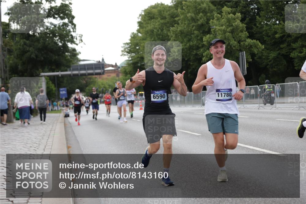 29.06.2025 - hella hamburg halbmarathon Jannik Wohlers http://msf.ph/oto/8143160 29.06.2025 10:08:05 Lombardsbrücke 1427, 6100, 6590, 7198, 7476, 9457, 9616, 9823, 9951, 9958, 10092, 11780, 11967, 12144, 14631, 14902, 14965, 15429, 16439 meine-sportfotos.de