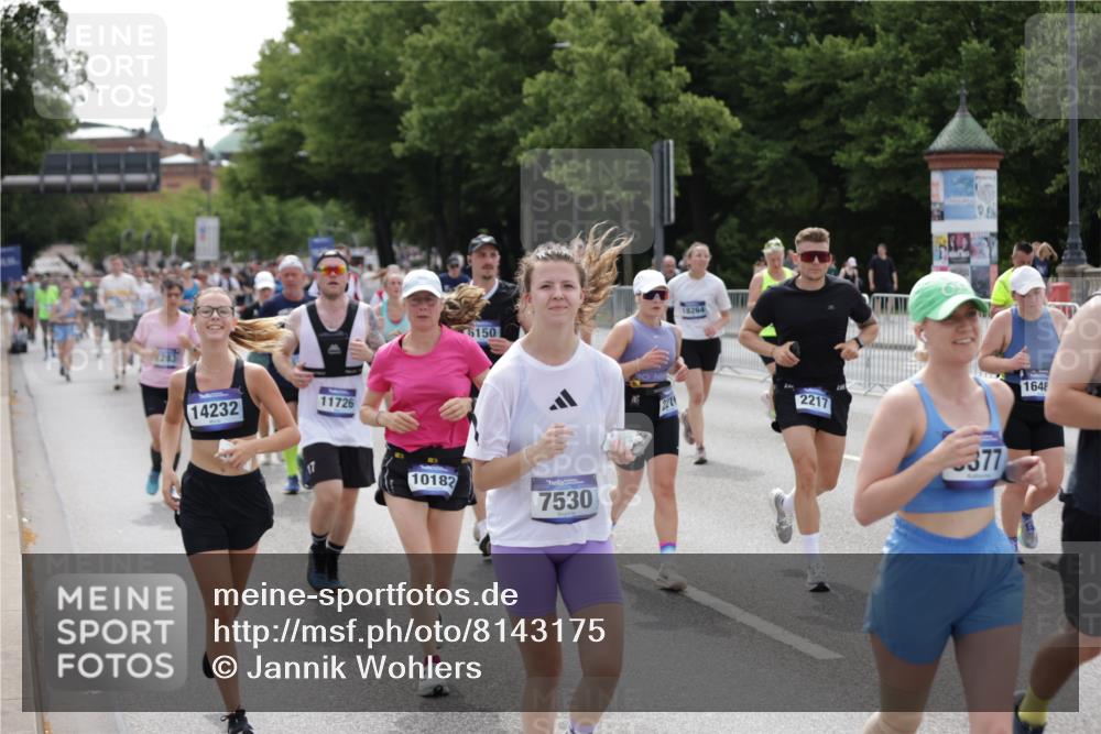 29.06.2025 - hella hamburg halbmarathon Jannik Wohlers http://msf.ph/oto/8143175 29.06.2025 10:45:04 Lombardsbrücke 1060, 1085, 1713, 1798, 2008, 2216, 2217, 2657, 2664, 2973, 3357, 3377, 3879, 3993, 4099, 4102, 4224, 4306, 4504, 4820, 5099, 5108, 5339, 5636, 5949, 6150, 6763, 6788, 6911, 6922, 6980, 7283, 7530, 7541, 7859, 8605, 8745, 9620, 10030, 10182, 10225, 10812, 11119, 11314, 11473, 11474, 11640, 11660, 11725, 11726, 12415, 12575, 12856, 12878, 13555, 13791, 13862, 14002, 14185, 14232, 14379, 14410, 14742, 15011, 15450, 15517, 15557, 15692, 16415, 18264 meine-sportfotos.de