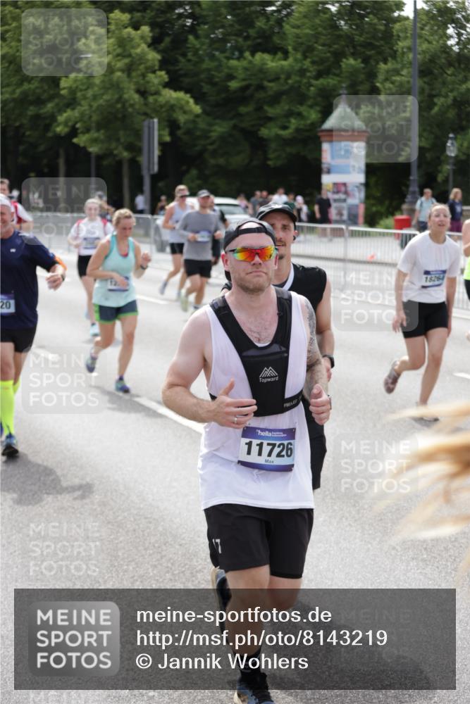 29.06.2025 - hella hamburg halbmarathon Jannik Wohlers http://msf.ph/oto/8143219 29.06.2025 10:45:07 Lombardsbrücke 1033, 1060, 1085, 1713, 2008, 2216, 2217, 2550, 2657, 2664, 2973, 3357, 3377, 4099, 4102, 4224, 4306, 5339, 5949, 6150, 6763, 6911, 6922, 7283, 7530, 7541, 7859, 8745, 9620, 10030, 10182, 10225, 10812, 11119, 11473, 11474, 11640, 11660, 11725, 11726, 12415, 12575, 12856, 12878, 13791, 13862, 14185, 14232, 14379, 14410, 14742, 15011, 15450, 15517, 15557, 15692, 16415, 18003, 18264, 19039 meine-sportfotos.de