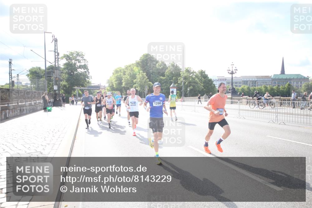 29.06.2025 - hella hamburg halbmarathon Jannik Wohlers http://msf.ph/oto/8143229 29.06.2025 09:48:04 Lombardsbrücke 1290, 1505, 1710, 2399, 2767, 3480, 5554, 5709, 7884, 8933, 9403, 10404, 10793, 10852, 11929, 12051, 12488, 12916, 13483, 13975, 14875, 15931, 15959, 17005, 17022, 17643, 17658, 18038, 18220, 18237, 18733, 18802, 19151 meine-sportfotos.de