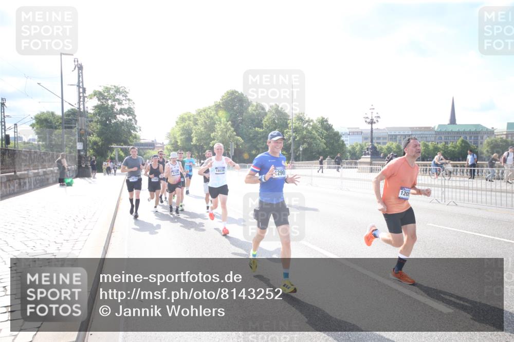 29.06.2025 - hella hamburg halbmarathon Jannik Wohlers http://msf.ph/oto/8143252 29.06.2025 09:48:04 Lombardsbrücke 1290, 1505, 1710, 2399, 2767, 3480, 5554, 5709, 7884, 8933, 9403, 10404, 10793, 10852, 11929, 12051, 12488, 12916, 13483, 13975, 14875, 15931, 15959, 17005, 17022, 17643, 17658, 18038, 18220, 18237, 18733, 18802, 19151 meine-sportfotos.de