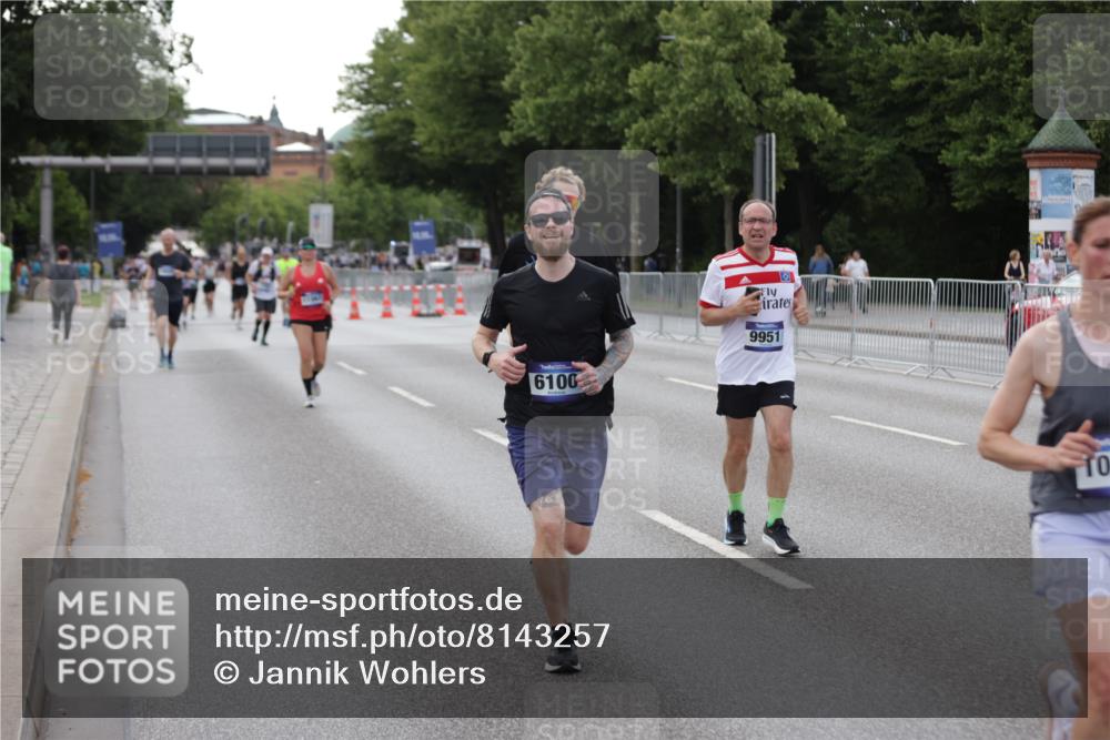 29.06.2025 - hella hamburg halbmarathon Jannik Wohlers http://msf.ph/oto/8143257 29.06.2025 10:08:13 Lombardsbrücke 1427, 3762, 6100, 6590, 9951, 9958, 10035, 10092, 11780, 11967, 12144, 14902, 14965, 16439 meine-sportfotos.de