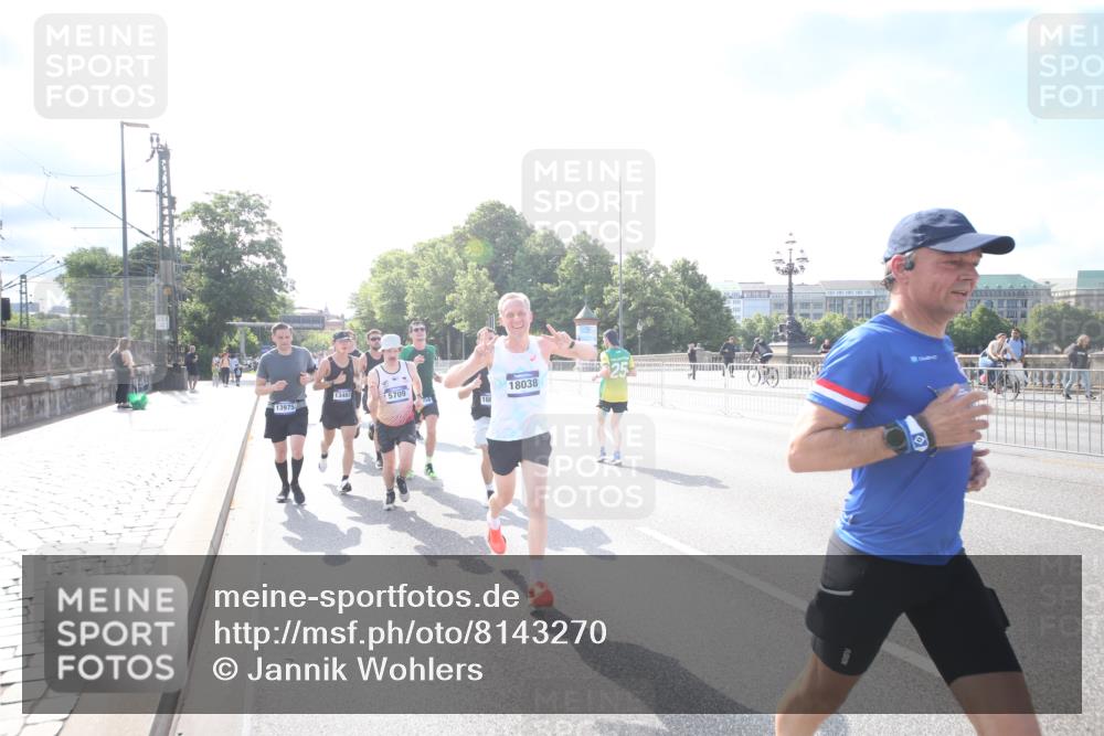 29.06.2025 - hella hamburg halbmarathon Jannik Wohlers http://msf.ph/oto/8143270 29.06.2025 09:48:05 Lombardsbrücke 1290, 1505, 1710, 2399, 3480, 5554, 5709, 7152, 7154, 7884, 9403, 10404, 10793, 10852, 12051, 12488, 12916, 13483, 13975, 14875, 15931, 15959, 17005, 17022, 17643, 17658, 18038, 18220, 18237, 18733, 18802, 19151 meine-sportfotos.de