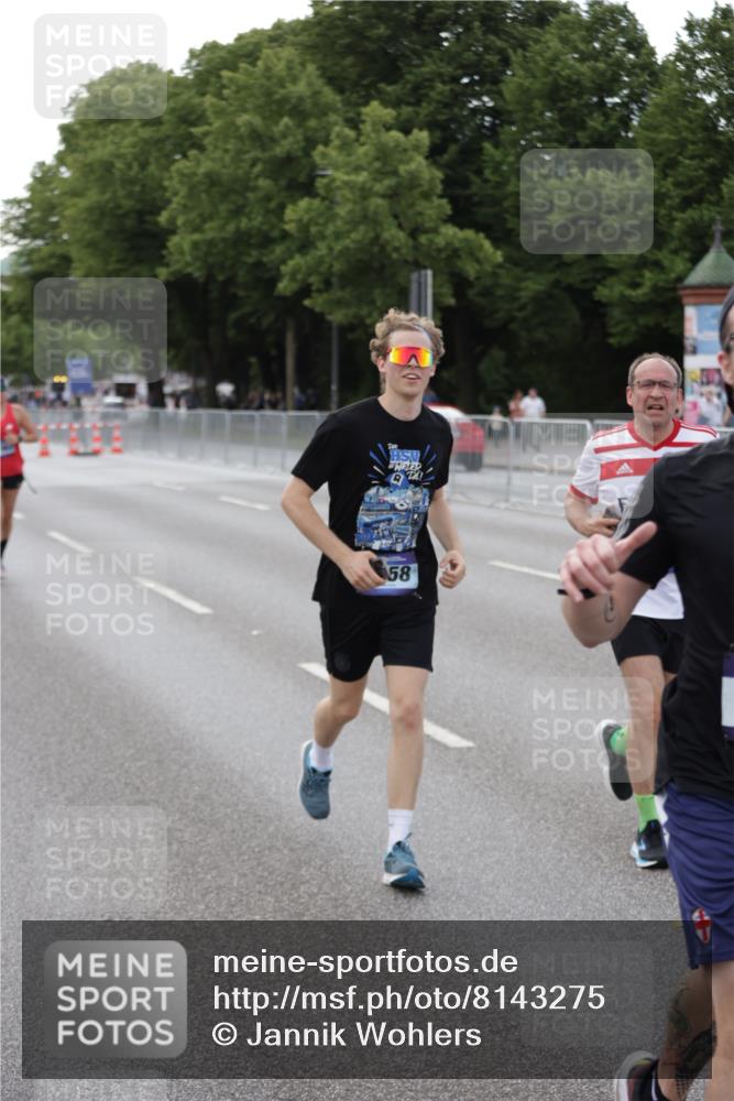 29.06.2025 - hella hamburg halbmarathon Jannik Wohlers http://msf.ph/oto/8143275 29.06.2025 10:08:14 Lombardsbrücke 1427, 3762, 6100, 6590, 9951, 9958, 10035, 10092, 11780, 11967, 12144, 14902, 14965, 16439 meine-sportfotos.de