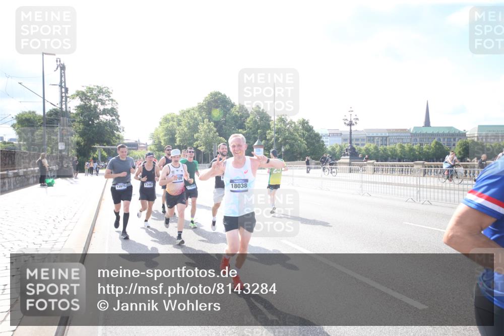 29.06.2025 - hella hamburg halbmarathon Jannik Wohlers http://msf.ph/oto/8143284 29.06.2025 09:48:05 Lombardsbrücke 1290, 1505, 1710, 2399, 3480, 5554, 5709, 7152, 7154, 7884, 9403, 10404, 10793, 10852, 12051, 12488, 12916, 13483, 13975, 14875, 15931, 15959, 17005, 17022, 17643, 17658, 18038, 18220, 18237, 18733, 18802, 19151 meine-sportfotos.de