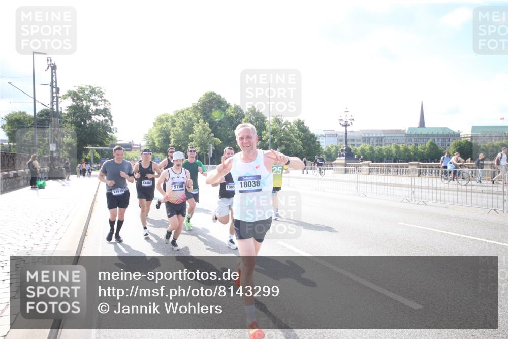 29.06.2025 - hella hamburg halbmarathon Jannik Wohlers http://msf.ph/oto/8143299 29.06.2025 09:48:05 Lombardsbrücke 1290, 1505, 1710, 2399, 3480, 5554, 5709, 7152, 7154, 7884, 9403, 10404, 10793, 10852, 12051, 12488, 12916, 13483, 13975, 14875, 15931, 15959, 17005, 17022, 17643, 17658, 18038, 18220, 18237, 18733, 18802, 19151 meine-sportfotos.de