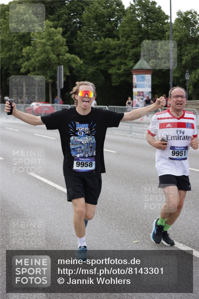 29.06.2025 - hella hamburg halbmarathon Jannik Wohlers http://msf.ph/oto/8143301 29.06.2025 10:08:14 Lombardsbrücke 1427, 3762, 6100, 6590, 9951, 9958, 10035, 10092, 11780, 11967, 12144, 14902, 14965, 16439 meine-sportfotos.de