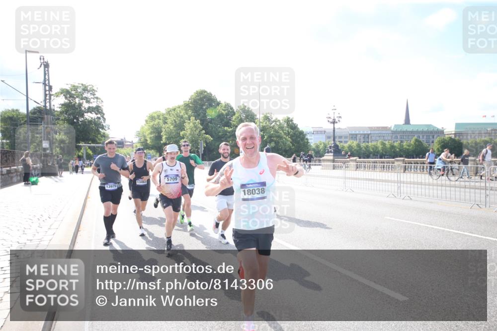 29.06.2025 - hella hamburg halbmarathon Jannik Wohlers http://msf.ph/oto/8143306 29.06.2025 09:48:05 Lombardsbrücke 1290, 1505, 1710, 2399, 3480, 5554, 5709, 7152, 7154, 7884, 9403, 10404, 10793, 10852, 12051, 12488, 12916, 13483, 13975, 14875, 15931, 15959, 17005, 17022, 17643, 17658, 18038, 18220, 18237, 18733, 18802, 19151 meine-sportfotos.de