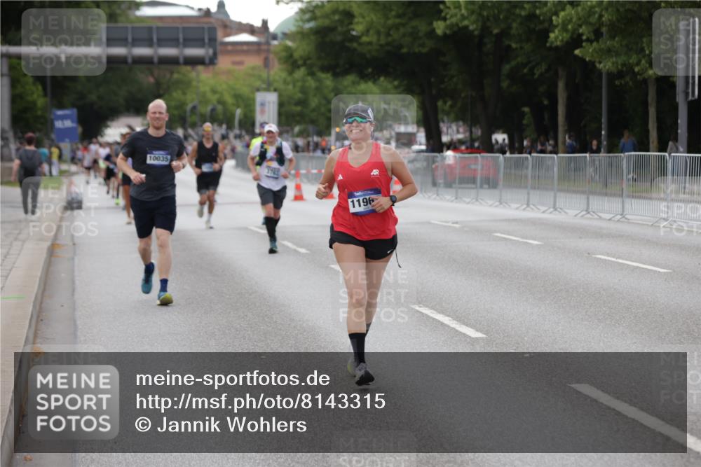 29.06.2025 - hella hamburg halbmarathon Jannik Wohlers http://msf.ph/oto/8143315 29.06.2025 10:08:16 Lombardsbrücke 1427, 3762, 6100, 6590, 9951, 9958, 10035, 10092, 11780, 11967, 12144, 13174, 14902, 14965 meine-sportfotos.de