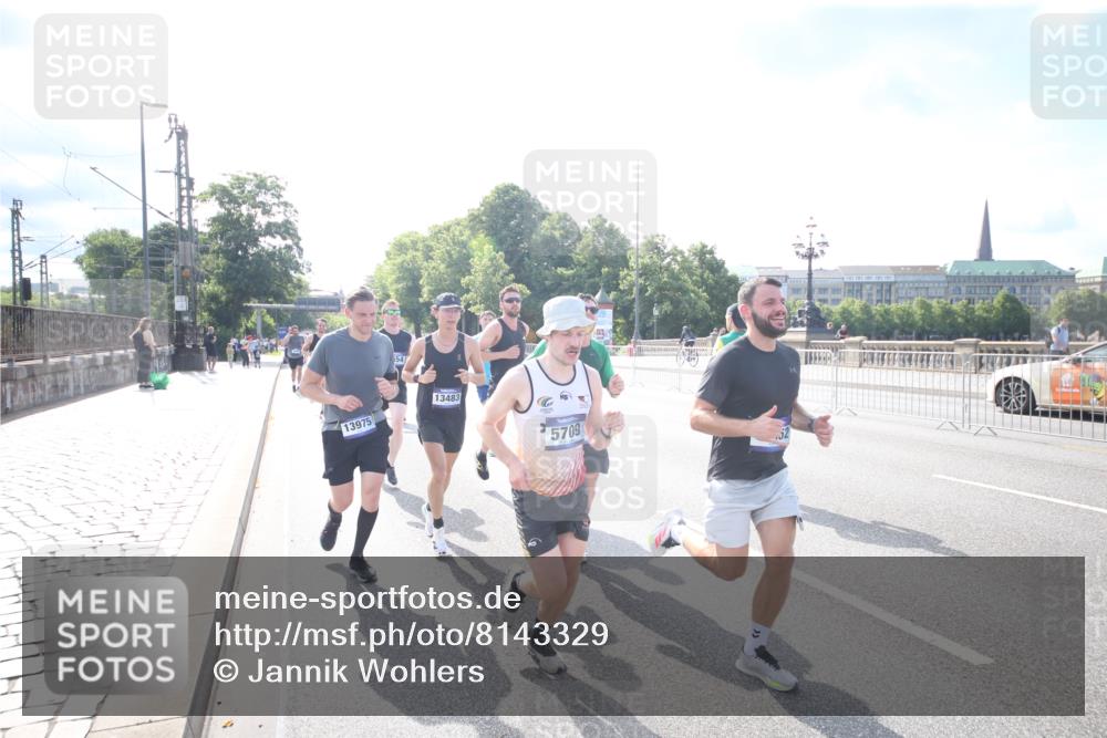 29.06.2025 - hella hamburg halbmarathon Jannik Wohlers http://msf.ph/oto/8143329 29.06.2025 09:48:06 Lombardsbrücke 1290, 1505, 1710, 2399, 3480, 4359, 5554, 5709, 7152, 7154, 7884, 9403, 10404, 10793, 10852, 12051, 12488, 12916, 13483, 13975, 15931, 15959, 17005, 17022, 17643, 17658, 18038, 18220, 18237, 18733, 18802, 19151 meine-sportfotos.de