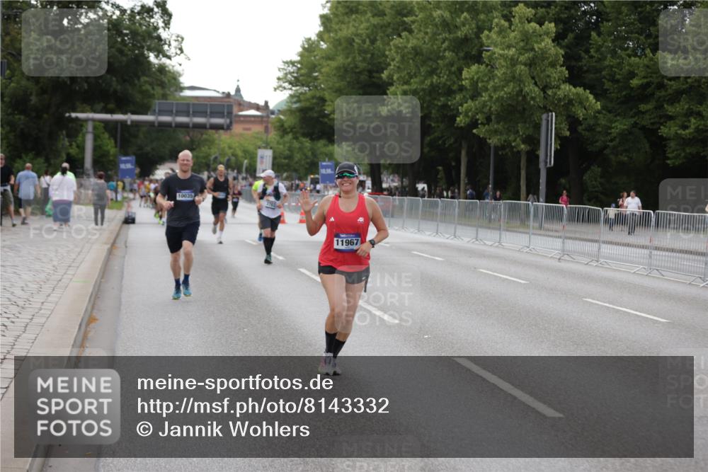 29.06.2025 - hella hamburg halbmarathon Jannik Wohlers http://msf.ph/oto/8143332 29.06.2025 10:08:17 Lombardsbrücke 1427, 3762, 6100, 6590, 9951, 9958, 10035, 10092, 11780, 11967, 12144, 13174, 14902, 14965 meine-sportfotos.de