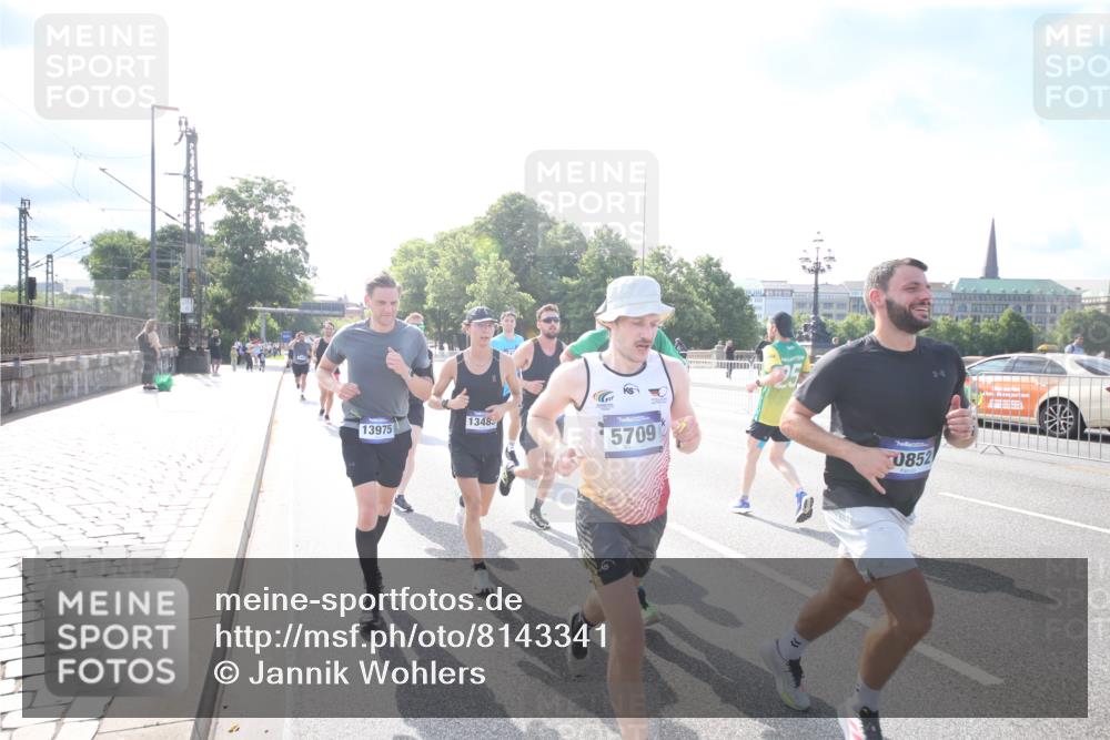 29.06.2025 - hella hamburg halbmarathon Jannik Wohlers http://msf.ph/oto/8143341 29.06.2025 09:48:06 Lombardsbrücke 1290, 1505, 1710, 2399, 3480, 4359, 5554, 5709, 7152, 7154, 7884, 9403, 10404, 10793, 10852, 12051, 12488, 12916, 13483, 13975, 15931, 15959, 17005, 17022, 17643, 17658, 18038, 18220, 18237, 18733, 18802, 19151 meine-sportfotos.de