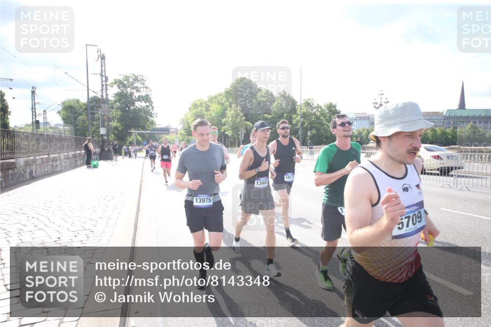 29.06.2025 - hella hamburg halbmarathon Jannik Wohlers http://msf.ph/oto/8143348 29.06.2025 09:48:06 Lombardsbrücke 1290, 1505, 1710, 2399, 3480, 4359, 5554, 5709, 7152, 7154, 7884, 9403, 10404, 10793, 10852, 12051, 12488, 12916, 13483, 13975, 15931, 15959, 17005, 17022, 17643, 17658, 18038, 18220, 18237, 18733, 18802, 19151 meine-sportfotos.de