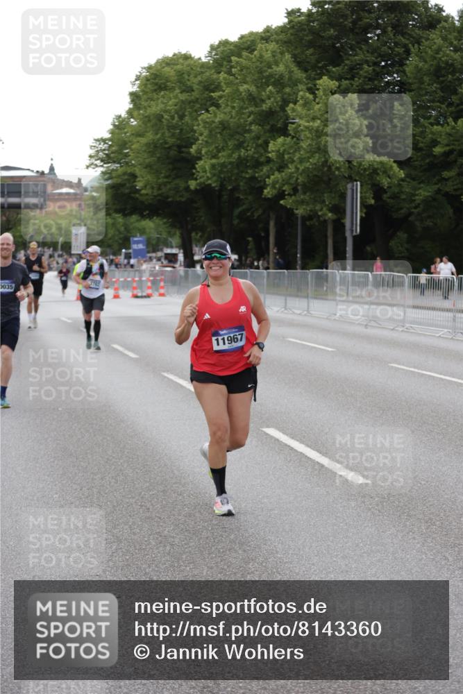 29.06.2025 - hella hamburg halbmarathon Jannik Wohlers http://msf.ph/oto/8143360 29.06.2025 10:08:18 Lombardsbrücke 1427, 3762, 5347, 6100, 9951, 9958, 10035, 10092, 11657, 11967, 12144, 13174, 15584 meine-sportfotos.de