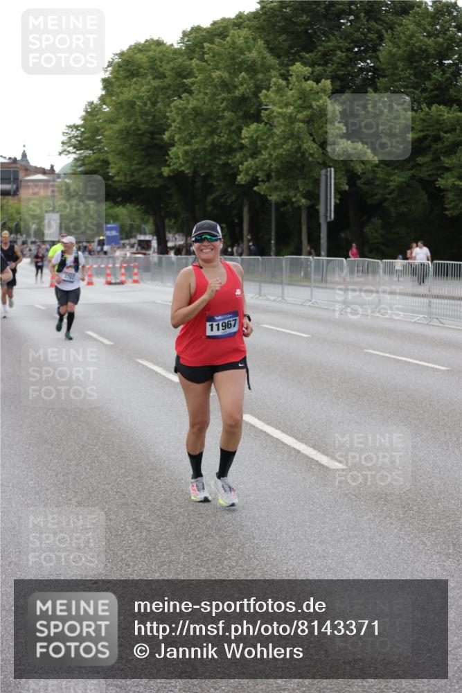 29.06.2025 - hella hamburg halbmarathon Jannik Wohlers http://msf.ph/oto/8143371 29.06.2025 10:08:18 Lombardsbrücke 1427, 3762, 5347, 6100, 9951, 9958, 10035, 10092, 11657, 11967, 12144, 13174, 15584 meine-sportfotos.de